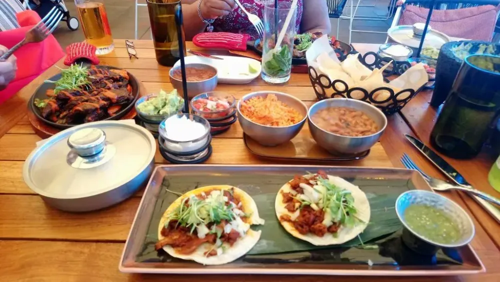 Lona cocina y tequileria